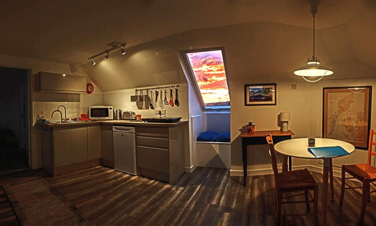 The Walk-Up Apartment Portree Bagian luar foto