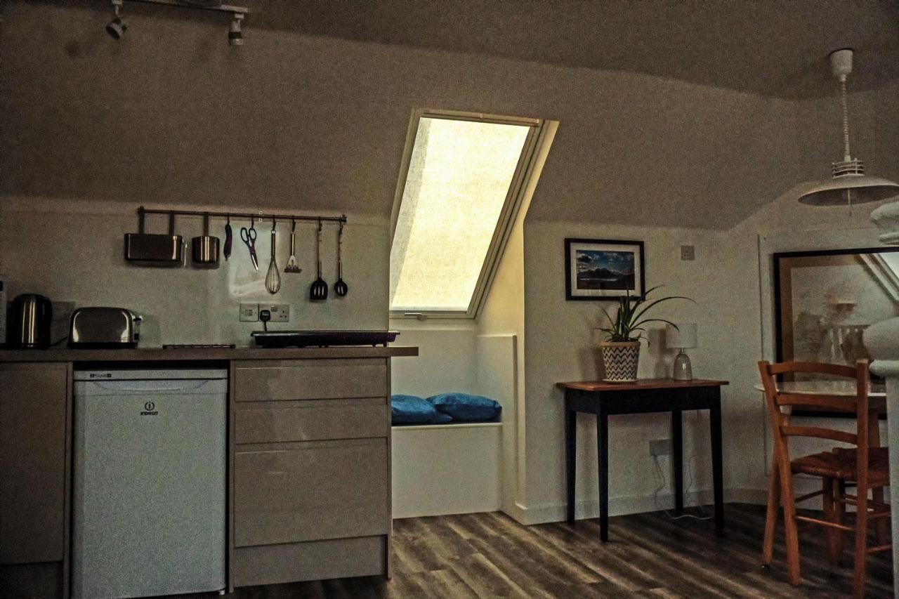The Walk-Up Apartment Portree Bagian luar foto